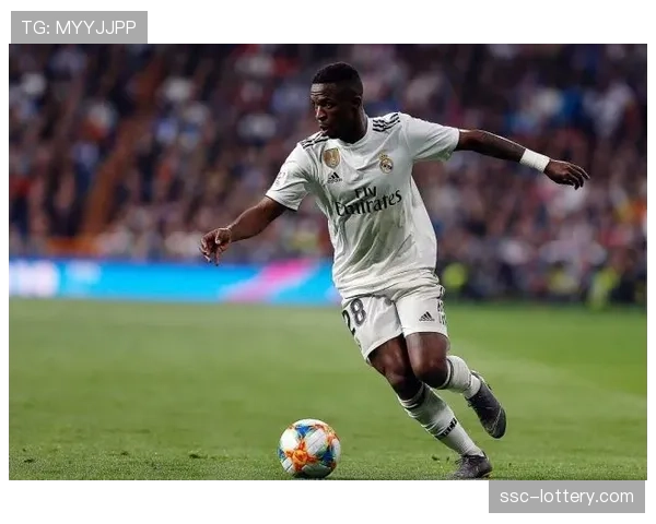 维尼修斯为皇马扳平比分 巴西边锋延续良好进球状态